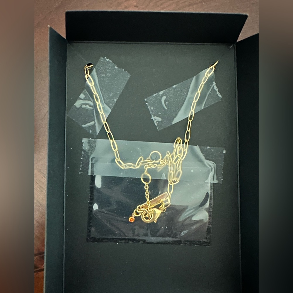 Kurt Geiger London Eagle Head Square Crystal Pendant Necklace in London Blue NIB - Picture 6 of 6